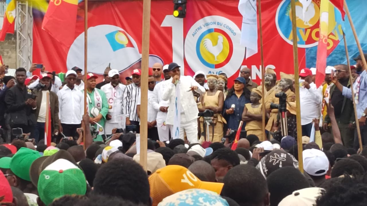 Kongo Central : Didier Budimbu mobilise la population sur le référendum et dialogue national inclusif,à l’occasion de 10ans d'existence du parti Autre Vision du Congo,AVC.