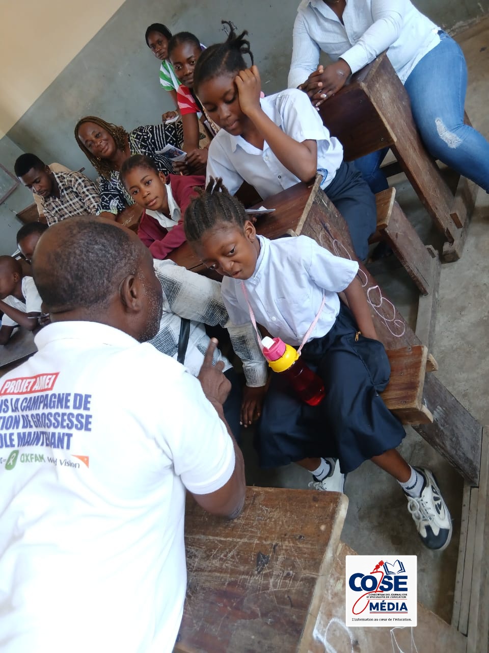 ÉDUCATION INCLUSIVE : À KINSHASA LA SENSIBILISATION GAGNE LES COMMUNAUTÉS POUR QUE CHAQUE ENFANT AIT SA PLACE À L’ÉCOLE.