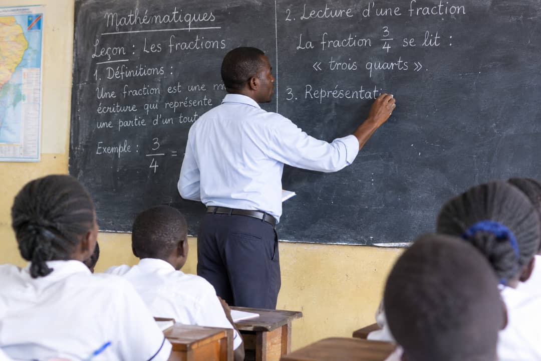 JOURNÉE MONDIALE DES ENSEIGNANTS :EN RDC LES SYNDICATS RÉCLAMENT DES ENGAGEMENTS AU-DELÀ DES DISCOURS.
